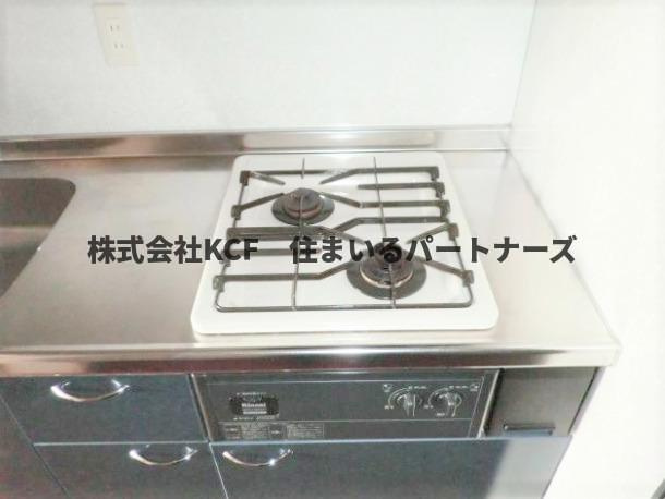 ブリランテ金丸小路のキッチン|コンパクトなキッチンで掃除もラクラク