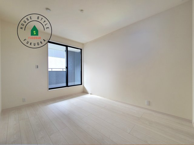 福岡市南区鶴田1丁目第1-4棟（3号棟）の内観：施工例|主寝室には収納力に優れたクローゼットがありますので、お部屋もすっきり片付きます。