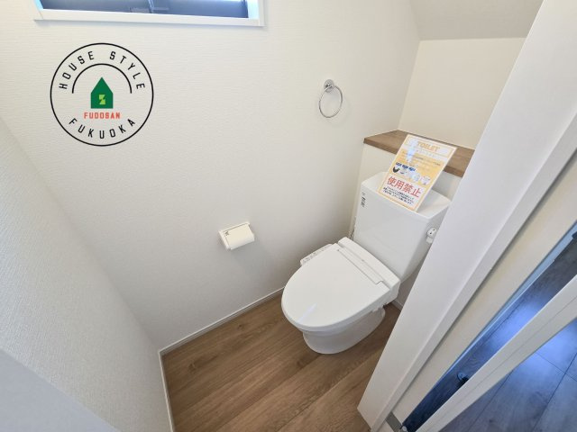 福岡市南区鶴田4丁目第5-3棟（2号棟）の内観：施工例|温水洗浄便座を完備しております。2ヶ所にトイレがあるのは朝の慌ただしい時間も安心です。