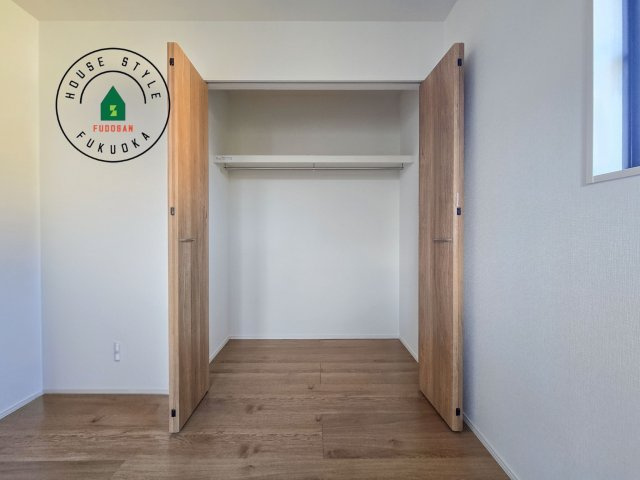 福岡市南区老司1丁目第8-3棟（1号棟）の内観：施工例|洋服や大きな荷物が多い方や人数の多いご家族などは、一般的なクローゼットよりもウォークインクローゼットのほうが使い勝手が良いです。