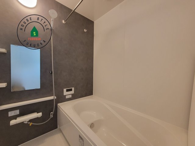 福岡市南区皿山3丁目第7-2棟（2号棟）　の内観：施工例|1日の疲れを癒してくれる広々バスルーム。雨の日のお洗濯にも大活躍な浴室乾燥機付です！