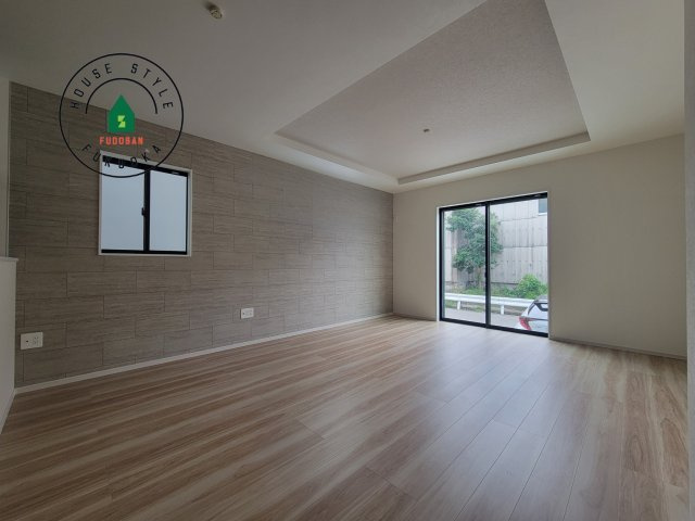 福岡市南区皿山3丁目第7-2棟（2号棟）　の内観：施工例|キッチンからリビングをしっかり確認できます。家族の笑顔があふれる空間になりそうですね。