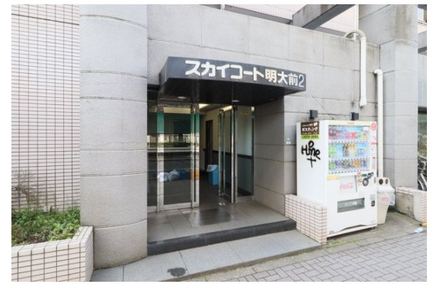 スカイコート明大前第２のエントランス