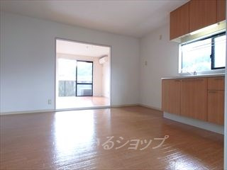 広島市安佐北区小河原町のアパートの居間・リビング