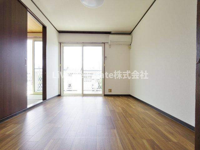 ブルックスクェアの洋室