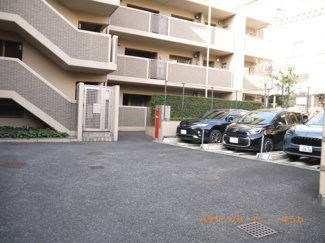 【駐車場】 | 機械式の駐車場がありますので、車必須のかたには、安心です。