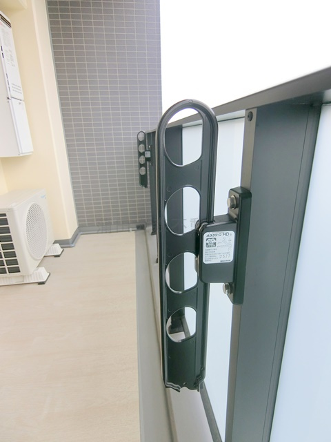 Garden Xavis(ガーデンザヴィス南蒲田のバルコニー|物干し竿取り付け器具