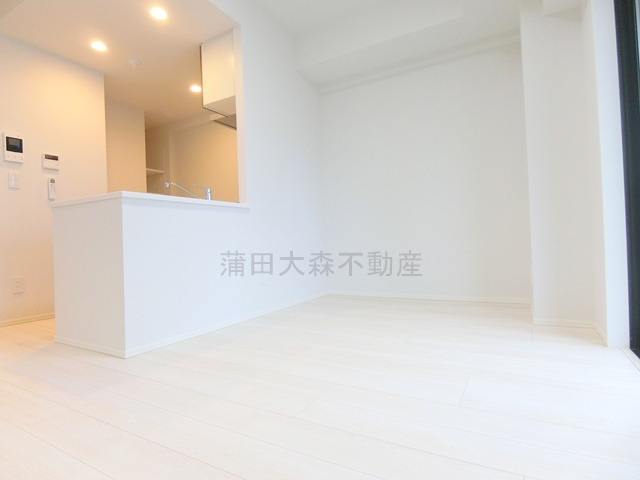 Garden Xavis(ガーデンザヴィス南蒲田の居間・リビング|LDK10帖　カウンターキッチンのリビングダイニングキッチン