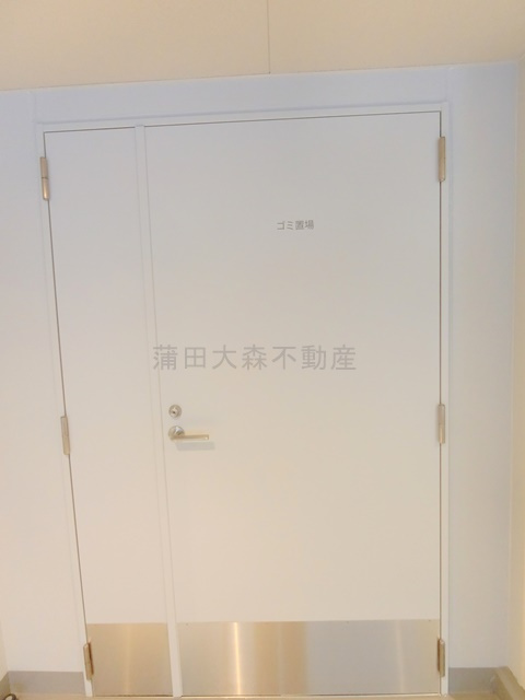 Garden Xavis(ガーデンザヴィス南蒲田のその他共用部分|曜日時間関係なくゴミ捨て可能な敷地内ゴミ捨て場！