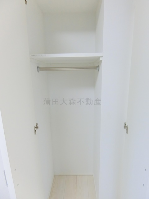 Garden Xavis(ガーデンザヴィス南蒲田の収納|バルコニー側洋室の収納　クローゼット