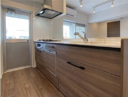 【キッチン】 | ダイナコートエスパシオ笹丘 | お料理をしながら会話を楽しめるカウンターキッチンです。食洗機付きで後片付けも楽々