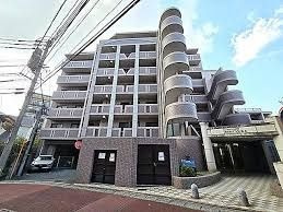 【外観】 | ダイナコートエスパシオ笹丘 | 徒歩圏内に生活利便施設が充実しており暮らしやすいエリアです。駐車場に空きがあるのも嬉しいポイントです