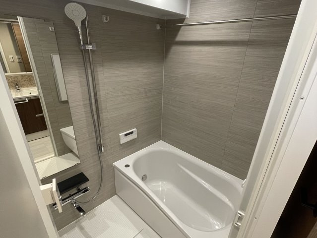 【浴室】 | ダイナコートエスパシオ笹丘 | 雨の日でも洗濯に困らない浴室乾燥機、いつでも暖かいお風呂に入れる追い焚き機能付きのバスルーム