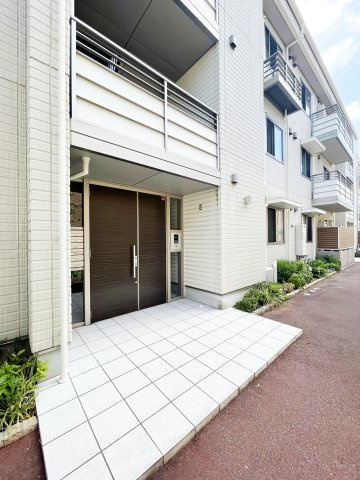 グランドベレオ田宮のエントランス
