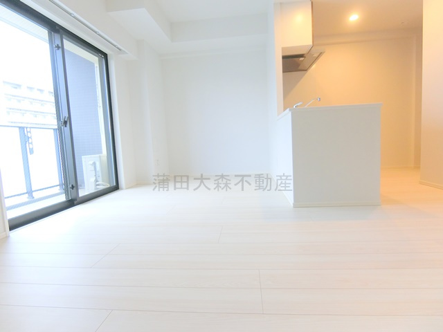 Garden Xavis(ガーデンザヴィス南蒲田の居間・リビング|LDK10帖　カウンターキッチンのリビングダイニングキッチン