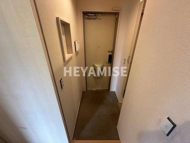 フォルビート B棟の玄関