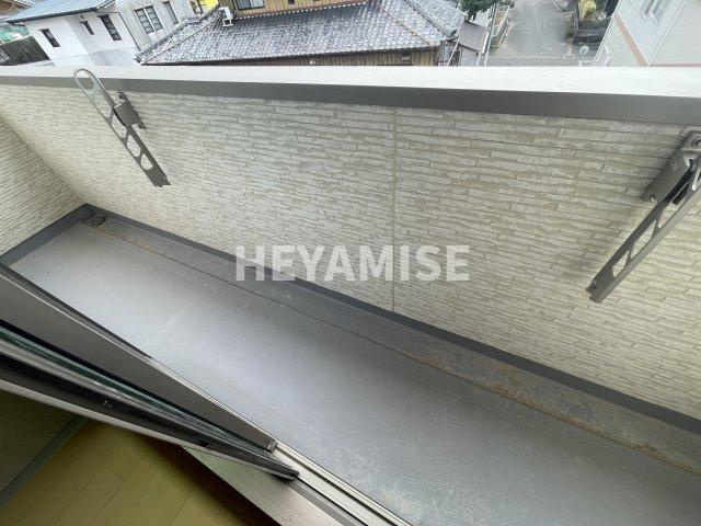 トレス天満Bのバルコニー|※室内画像は別棟のもの。