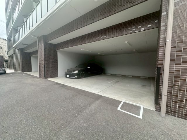 スプランディッド中之島DUEの駐車場