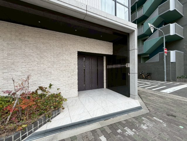 S-RESIDENCE西長堀のエントランス