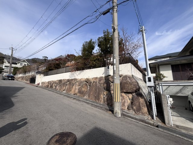 西宮市鷲林寺南町　古家付売土地の外観