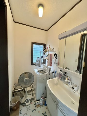 泉佐野市日根野　戸建の洗面所|ゆったりとスペースのある洗面所