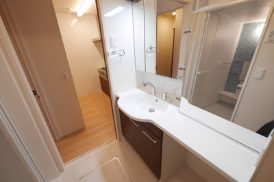 【洗面所】 | ヴェルドユーラ・K | ゆったりとスペースのある洗面所