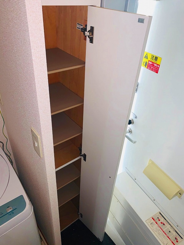 レオパレスさちの玄関