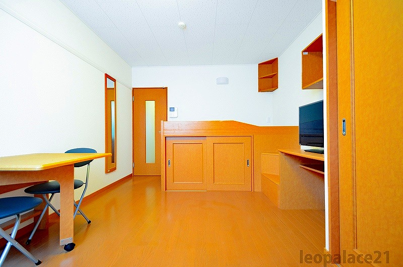 レオパレスグランシャリオの居間・リビング