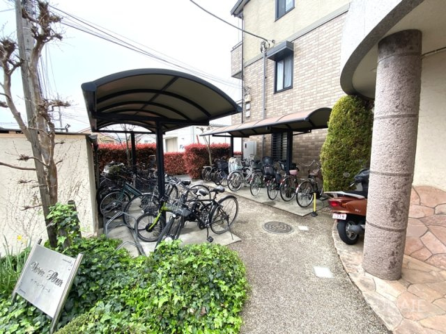 ヴィヴィレ　フルールのその他共用部分|屋根付き駐輪場☆彡