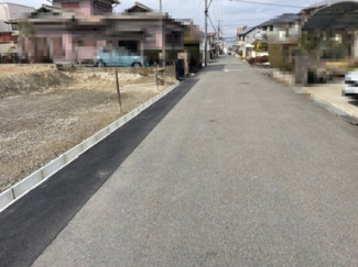【前面道路含む現地写真】
