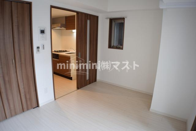 アール大阪グランデの居間・リビング