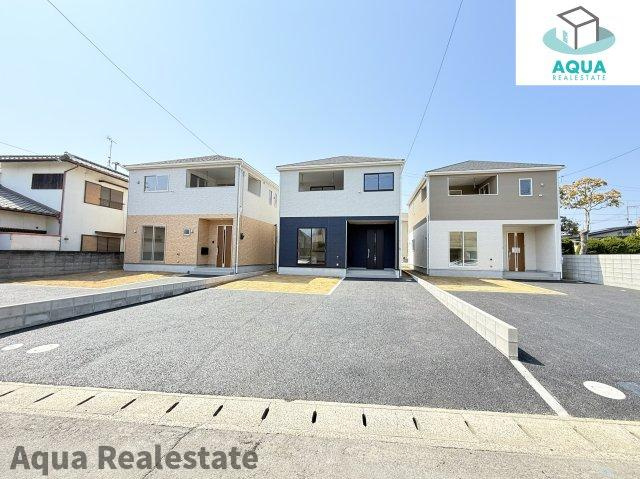 高松市牟礼町大町の新築一戸建の居間・リビング|お料理しやすいキッチンです