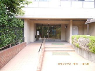 【エントランス】 | 清廉とされたエントランスになっています。