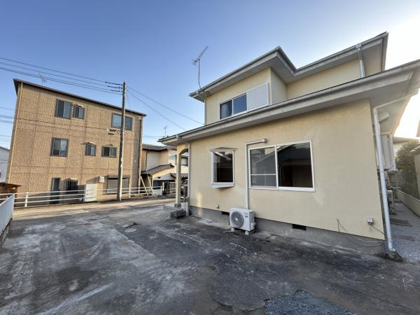 宇都宮市石井町　4DK　中古住宅の駐車場