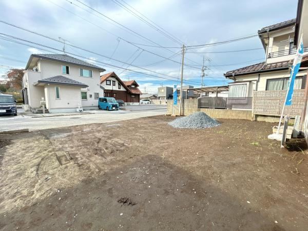 宇都宮市茂原２丁目　3LDK　中古住宅の前面道路含む現地写真