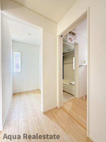 高松市牟礼町大町の新築一戸建の独立洗面台|独立洗面台で身支度をすべて済ませてしまいましょう