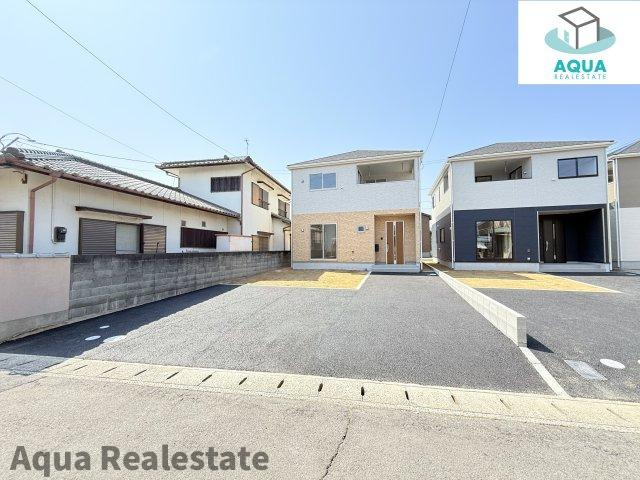 高松市牟礼町大町の新築一戸建の居間・リビング|お料理しやすいキッチンです