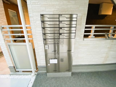  | リブリ・アンフィリット