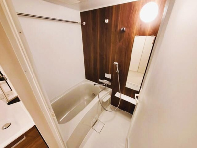  | リブリ・アンフィリット