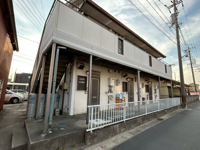 碧南市堀方町２丁目のアパート