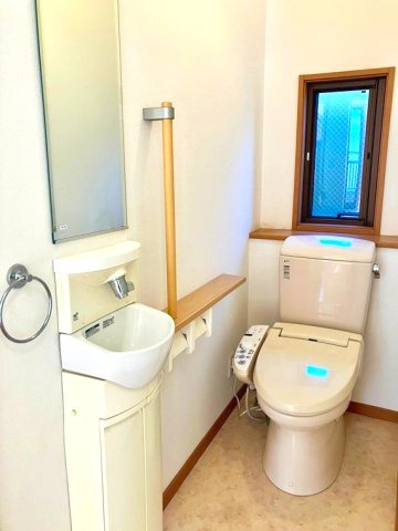 丸山戸建のトイレ