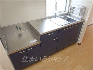 広島市安佐北区落合１丁目のアパートのキッチン|窓あり