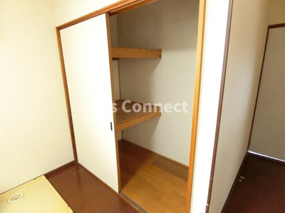 【設備】 | コーポ元倉 | キッチンにも収納付き。