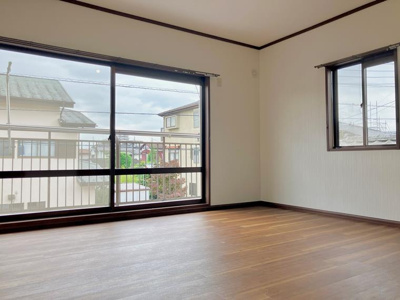 【寝室】 | 上小町戸建 | 落ち着いた色調の寝室です