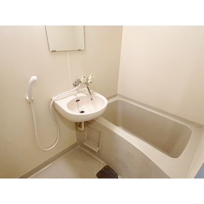 【内装】 | メゾンルシエール | 明るい室内です