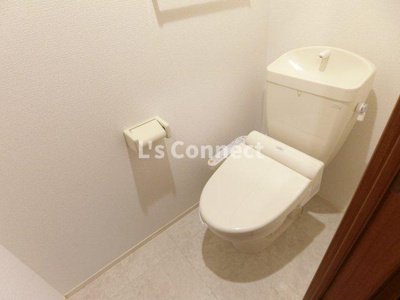 【トイレ】 | エクセルシオール吉岡南Ａ | 温水洗浄便座付きのトイレ。