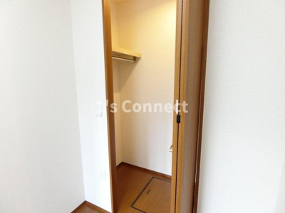 【収納】 | エクセルシオール吉岡南Ａ | 奥行きのあるクローゼットでお荷物もすっきり収納。