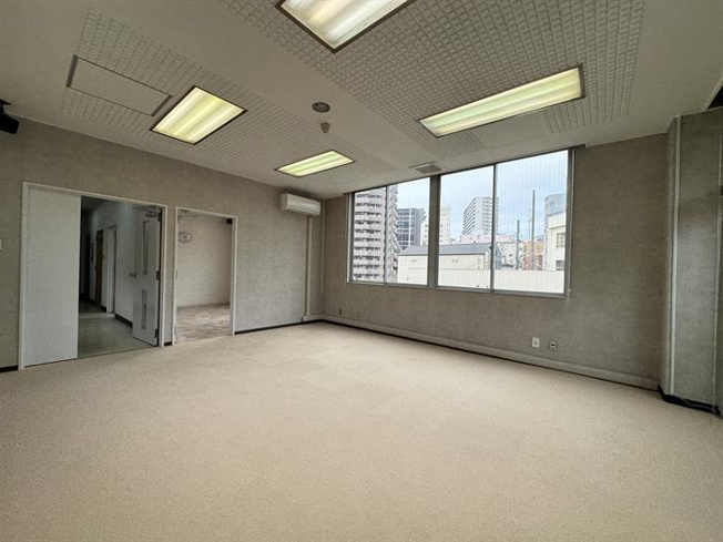 【玄関】 | 杉山ビル