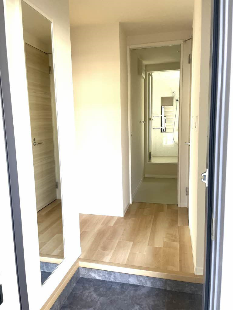 大毛寺ハイツＢ棟の玄関