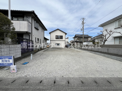 【外観】 | 榛原郡吉田町住吉 10期 新築一戸建て | 現在建築中の外観画像です。ご内覧は同じメーカーの完成物件へご案内いたしますので、いつでもご相談ください！